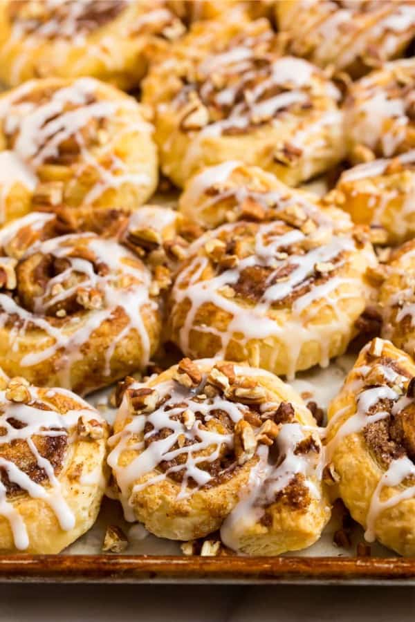 how to make cinnamon rolls with puff pastry sheets
