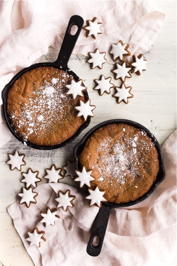 cast iron pan dessert recipe with gingerbread