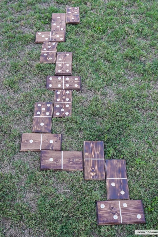 how to build lawn dominoes at home