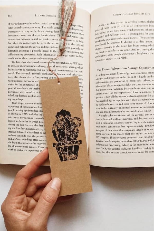 how to decorate a bookmark with stamp