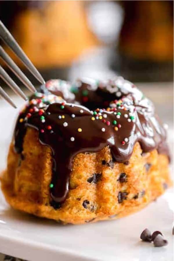 chocolate chip small cake dessert idea