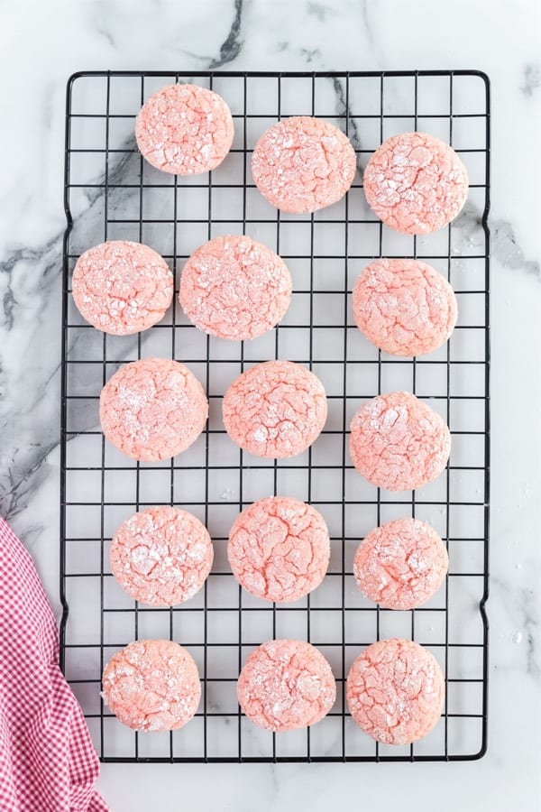easy strawberry flavored cookies