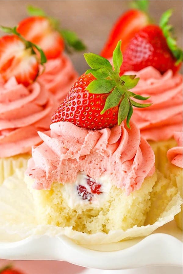 strawberried filled cupcakes