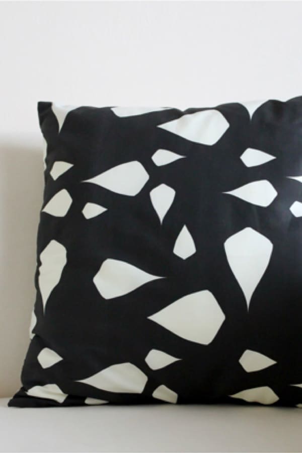 diy pillows with buttoned envelope