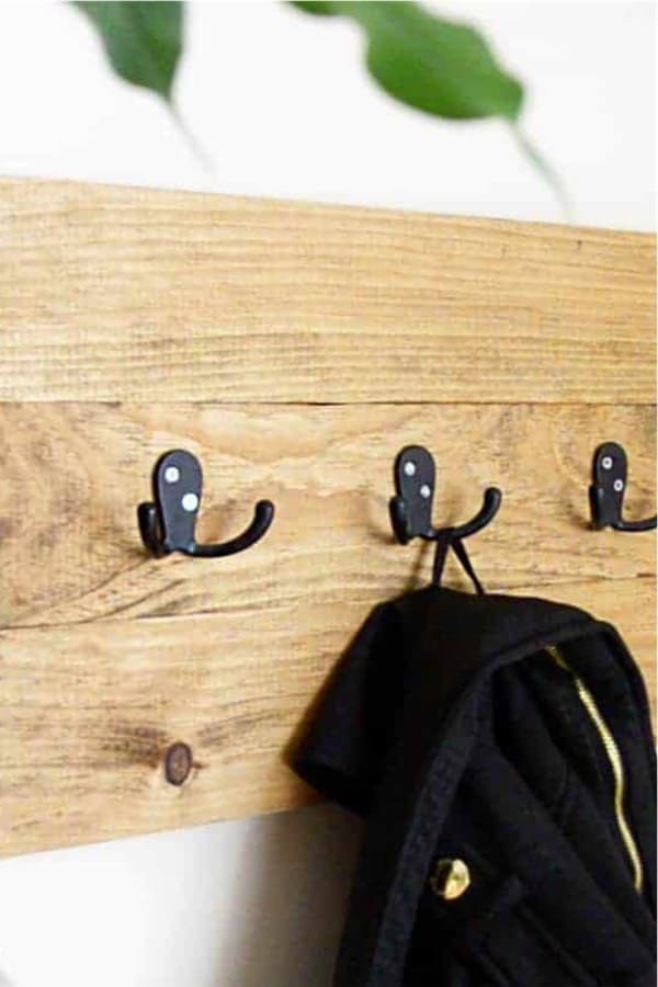 easy to build coat hanger with hooks