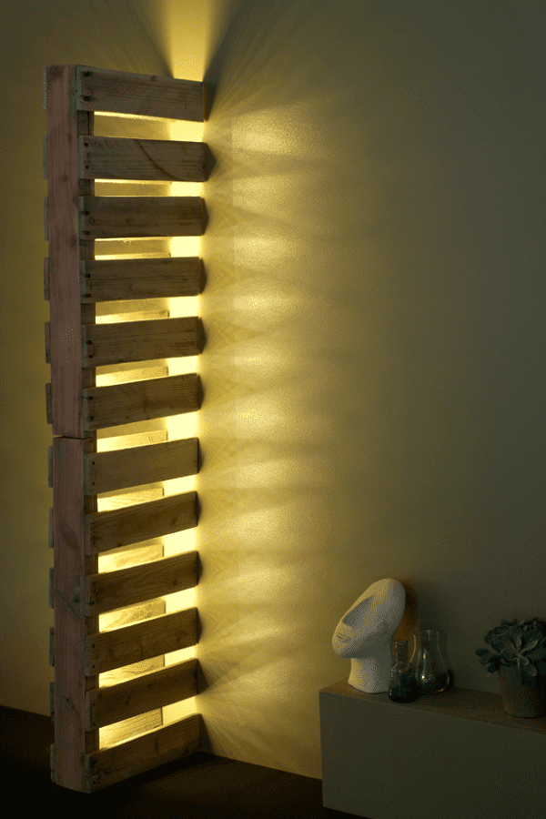 Simple Wall Pallet Lamp