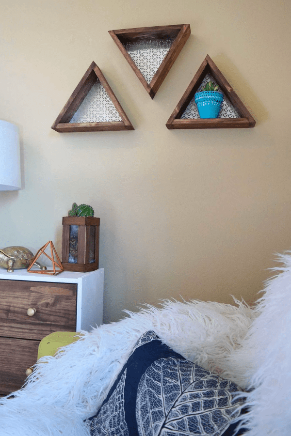 Triangle Shelf with a Metal Netting on The Back