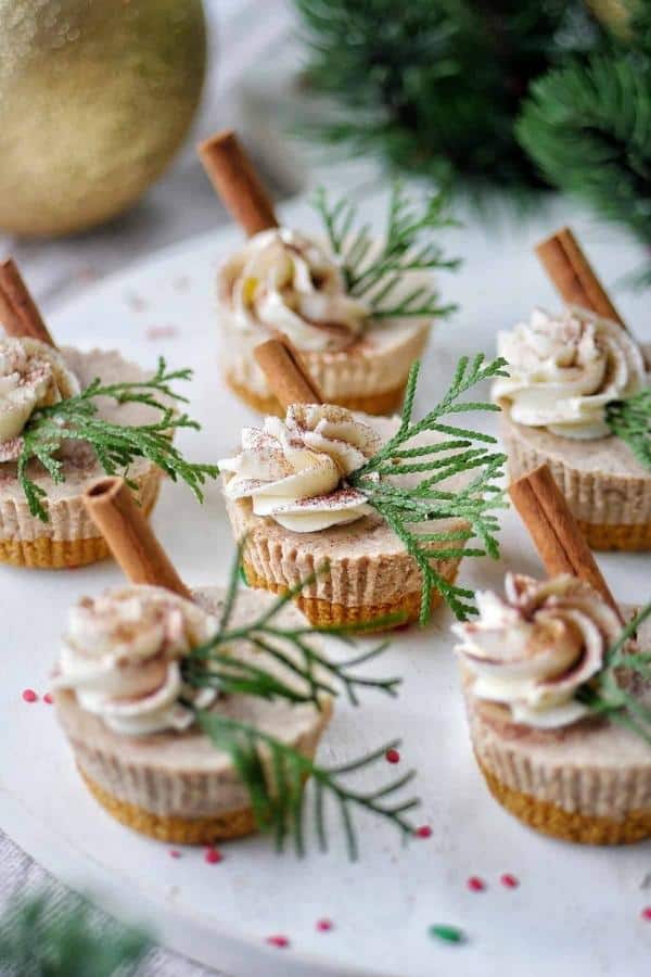 NO-BAKE GINGERBREAD CHEESECAKE CUPS