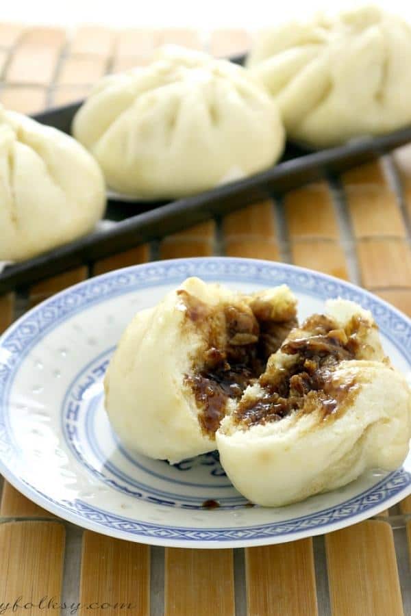 STEAMED BUNS WITH CHICKEN FILLING