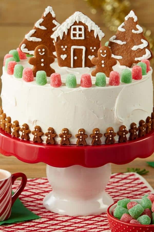 JOLLY GINGERBREAD CHRISTMAS CAKE