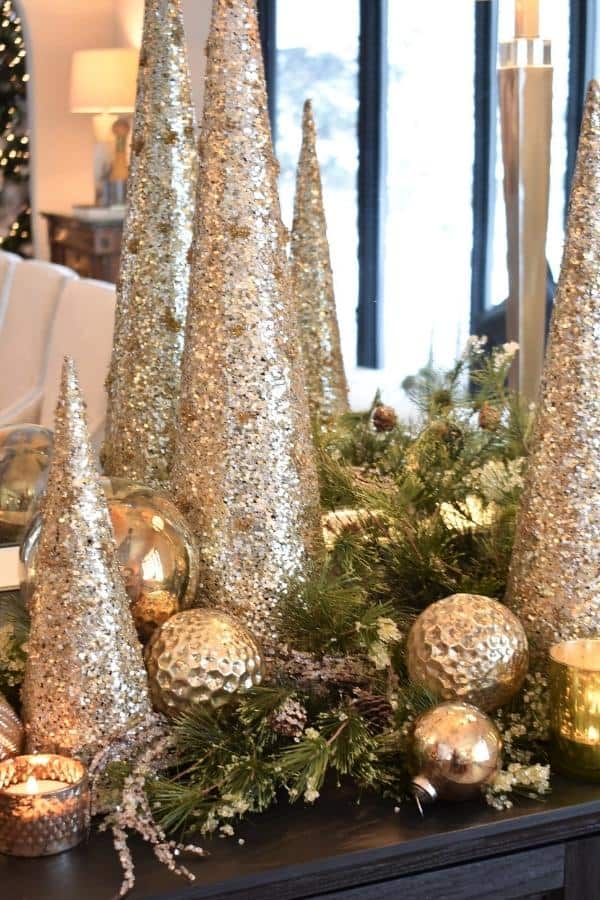 SILVER AND GOLD GLAM CHRISTMAS CENTERPIECE