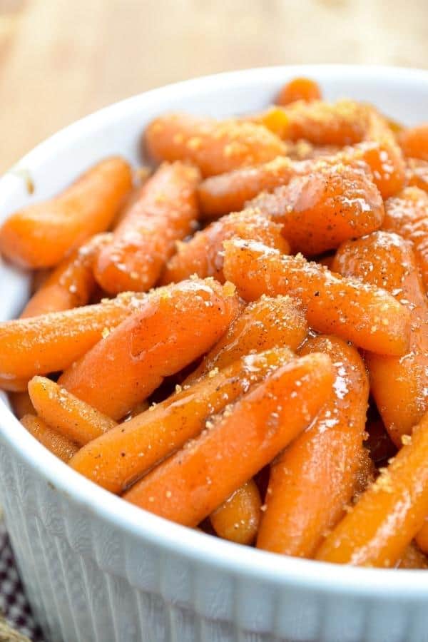 SLOW COOKER MAPLE & BROWN SUGAR GLAZED CARROTS