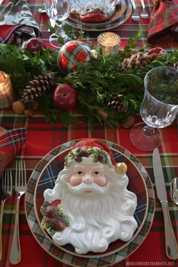 ST. NICK AND NATURAL EVERGREEN TABLE RUNNER