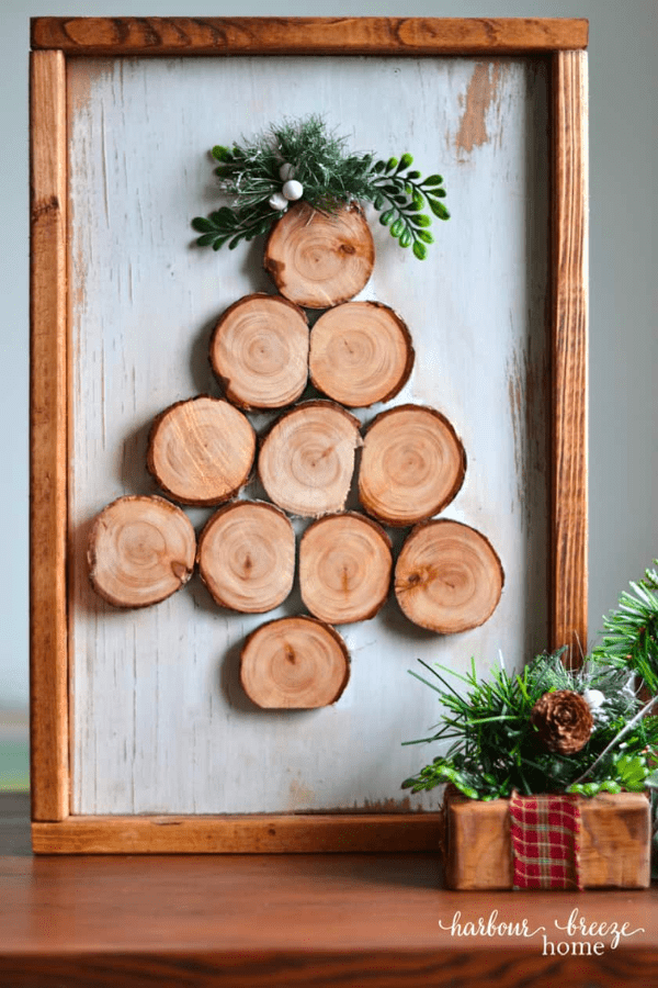 Easy DIY Wood Slice Christmas Tree Sign