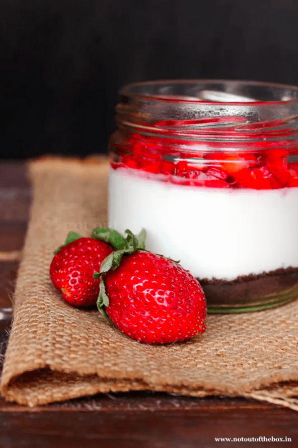 Vanilla Panna Cotta with Strawberries
