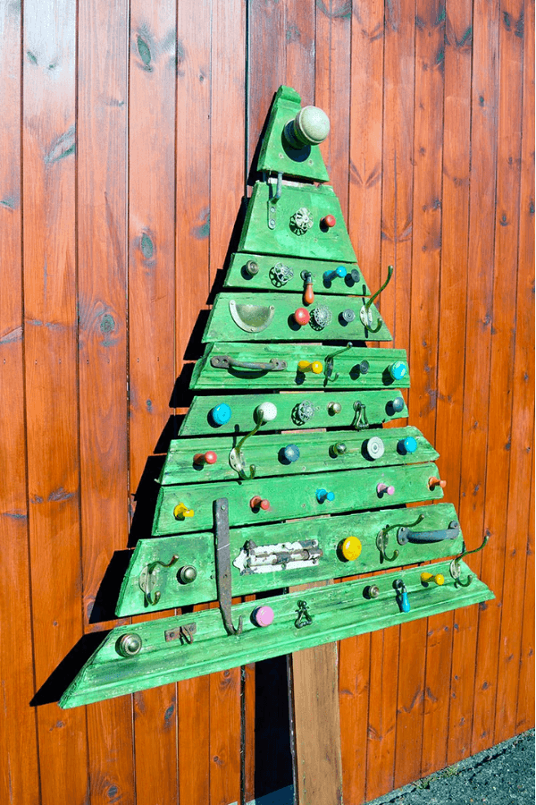 Wooden Christmas Tree With Knobs On