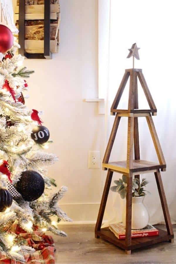 DIY WOODEN CHRISTMAS TREE SHELF
