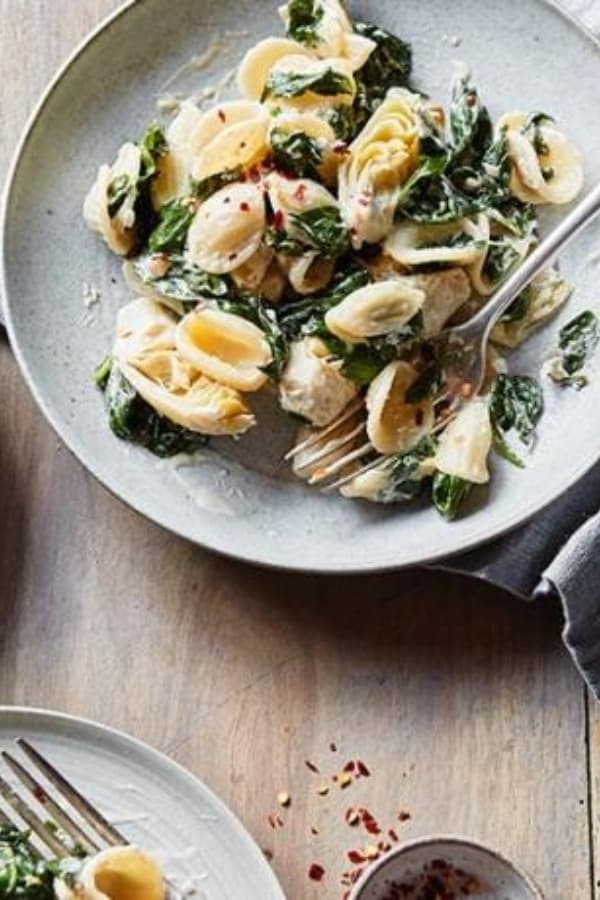 GOAT CHEESE PASTA WITH SPINACH & ARTICHOKES