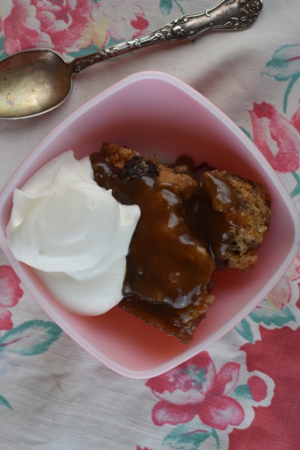 OLD-FASHIONED DATE PUDDING