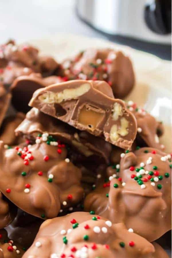 SLOW COOKER CHOCOLATE TURTLES