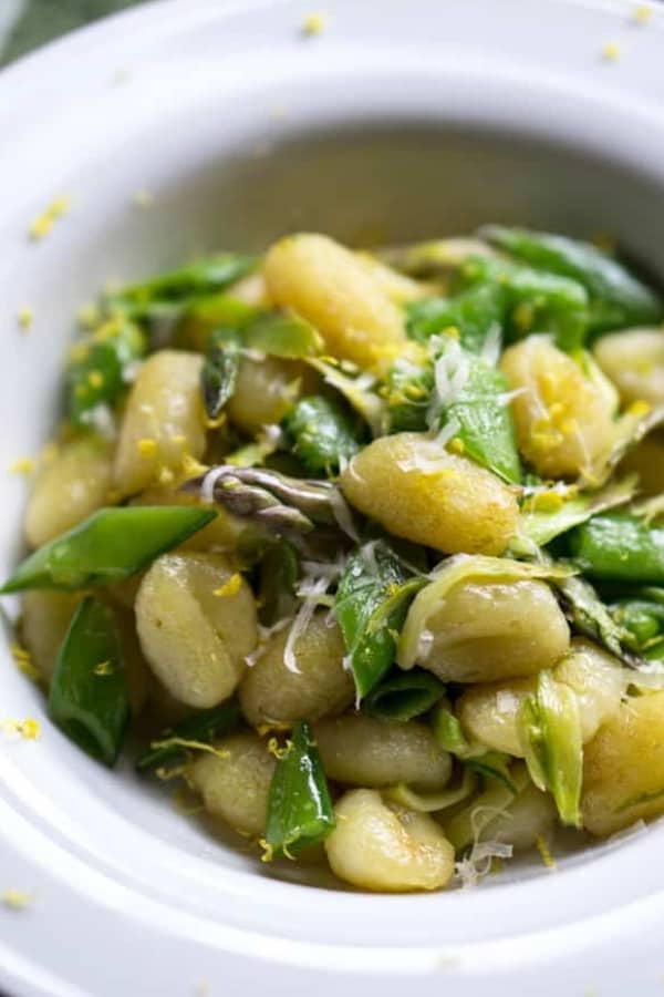PAN-SEARED GNOCCHI WITH ASPARAGUS AND PEAS