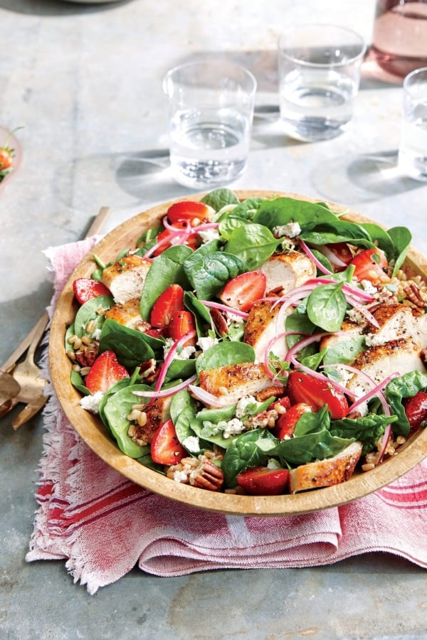 STRAWBERRY CHICKEN SALAD WITH PECANS