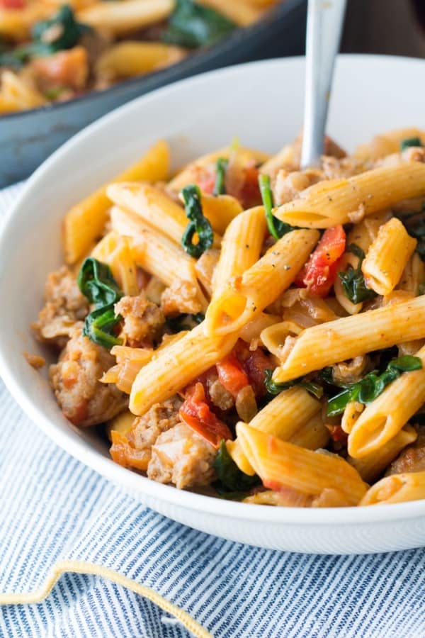 5-INGREDIENT PASTA WITH SAUSAGE AND SPINACH