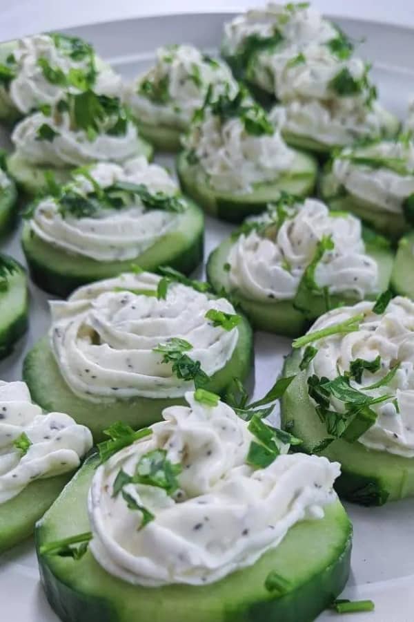 CUCUMBER SLICES WITH GARLIC CHEESE