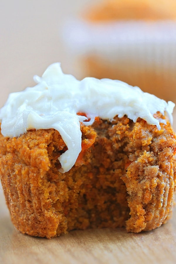 HEALTHY CARROT CAKE CUPCAKES
