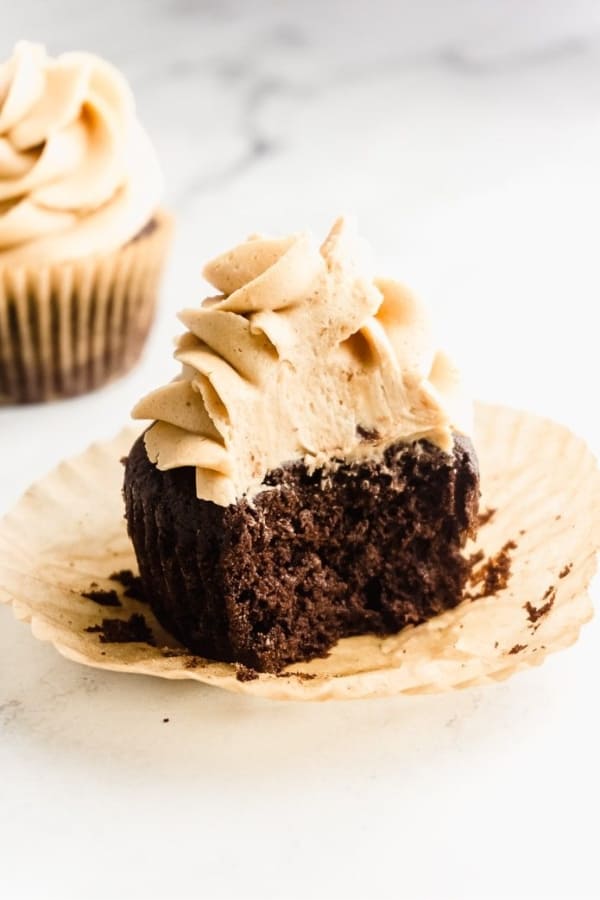 KETO CHOCOLATE CUPCAKES WITH PEANUT BUTTER FROSTING