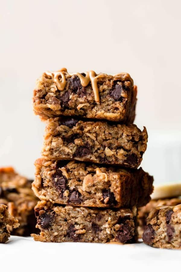 PEANUT BUTTER CHOCOLATE CHIP OATMEAL BARS