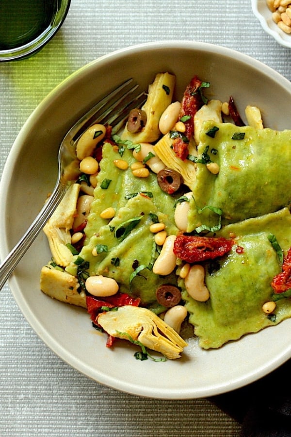 SPINACH RAVIOLI WITH ARTICHOKES AND OLIVES