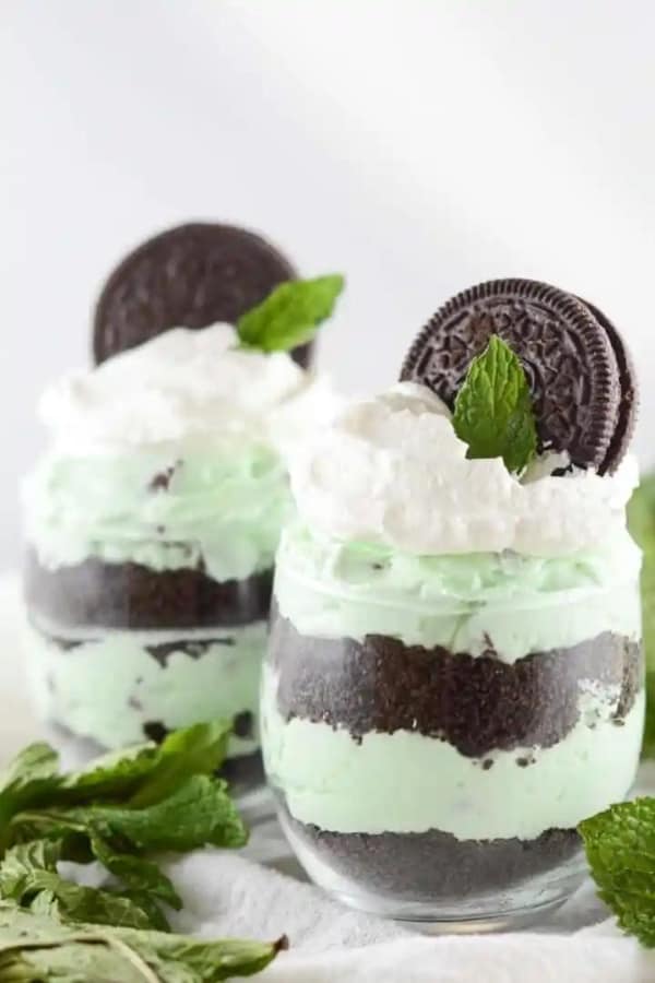 MINT CHEESECAKE CUPS