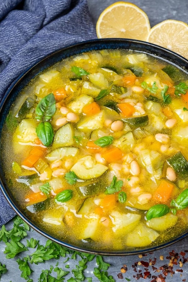 CHUNKY ZUCCHINI SOUP WITH WHITE BEANS