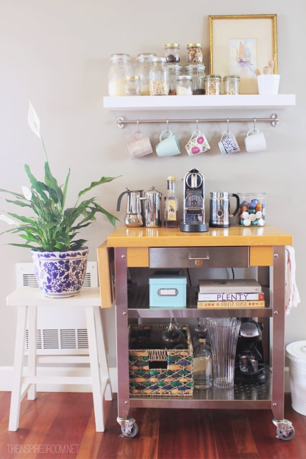 MULTIFUNCTIONAL COFFEE STATION WITH A CART