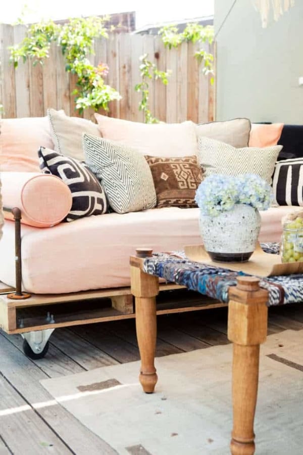 PALLET DAYBED