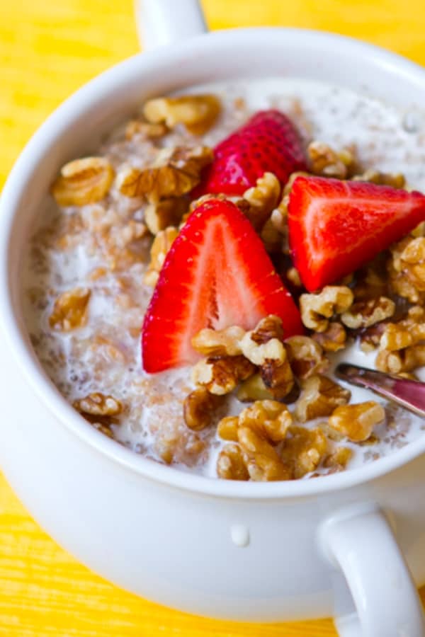 CRACKED FARRO PORRIDGE WITH BERRIES AND WALNUTS