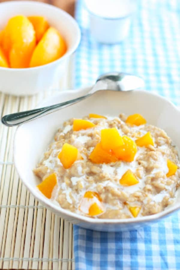 PEACHES AND CREAM OATMEAL