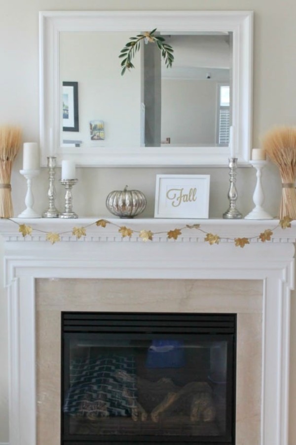 SIMPLE AUTUMN MANTEL