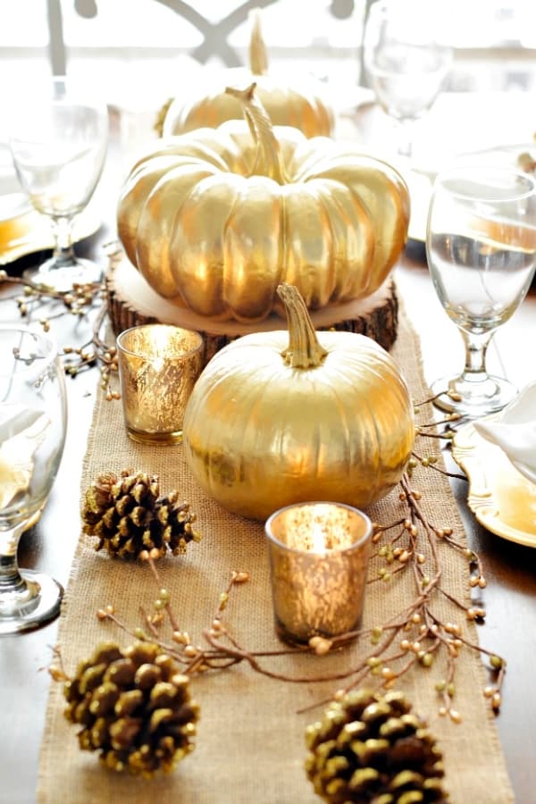 THANKSGIVING INSPIRED GOLD TABLE DECOR
