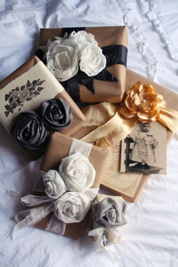 DIY CHRISTMAS WRAPPING IDEA WITH NO-SEW FABRIC FLOWERS