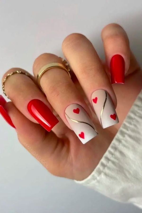 BEIGE, RED, AND GOLD VALENTINE’S DAY NAIL PERFECTION
