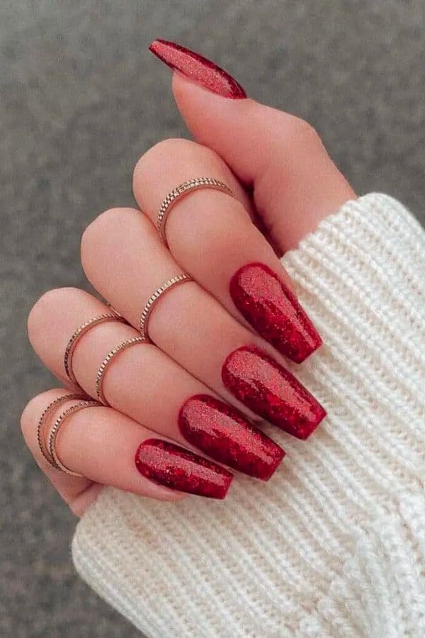 RED COFFIN NAILS WITH A TOUCH OF GLITTER