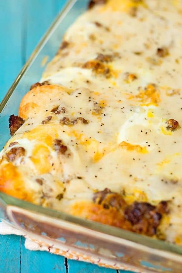 BISCUITS AND GRAVY CASSEROLE