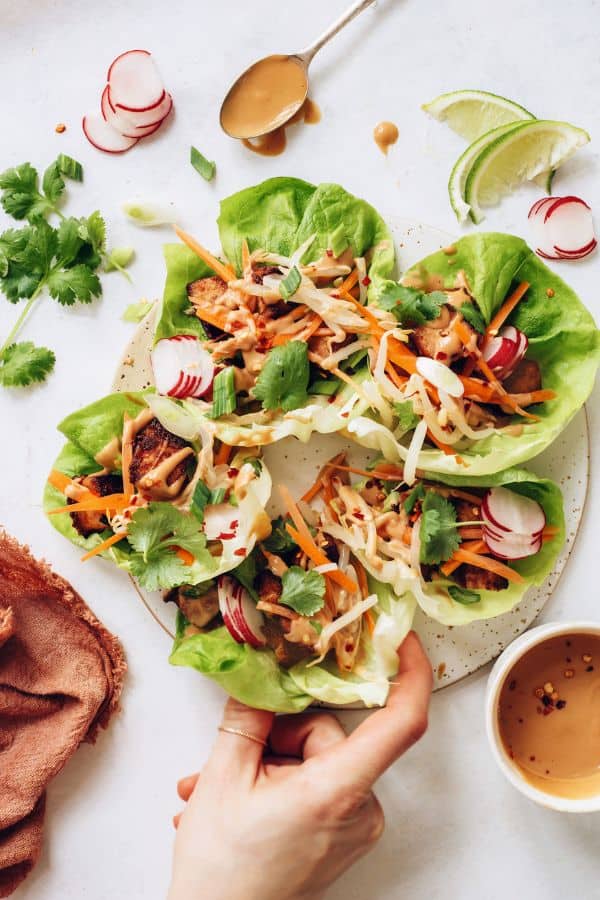 ASIAN-INSPIRED TOFU LETTUCE CUPS