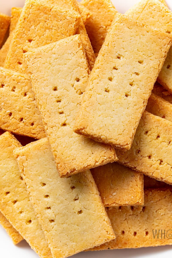 15+ Keto Snack Recipes That Actually Taste Like a Treat