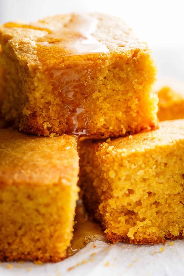 Easy Buttermilk Cornbread for Thanksgiving dinner