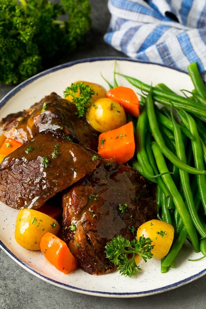 Slow cooker fall dinners pot roast with carrots, potatoes and green beans